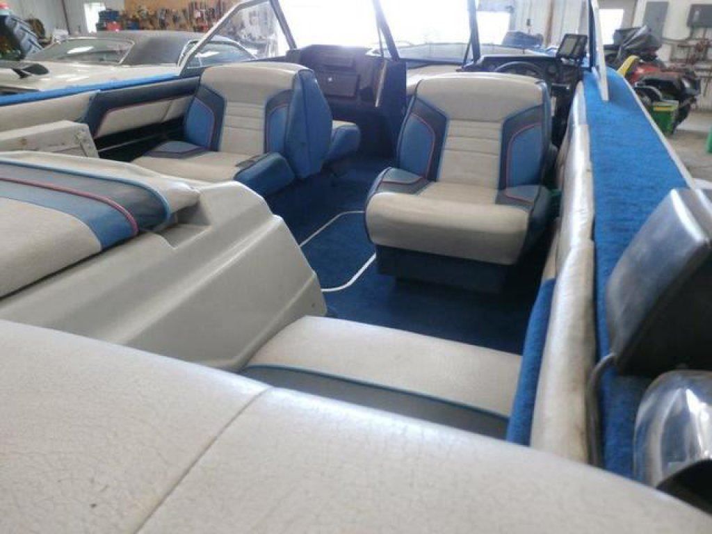 89 Blue Fin Spectrum 19ft Aluminum Boat w/2.3 liter 4 cyl. inboard