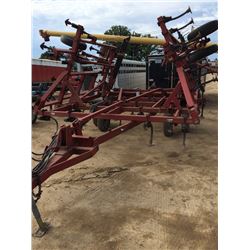 Case IH Model 4800 Vibra Shank Field Cultivator w/3 bar harrow