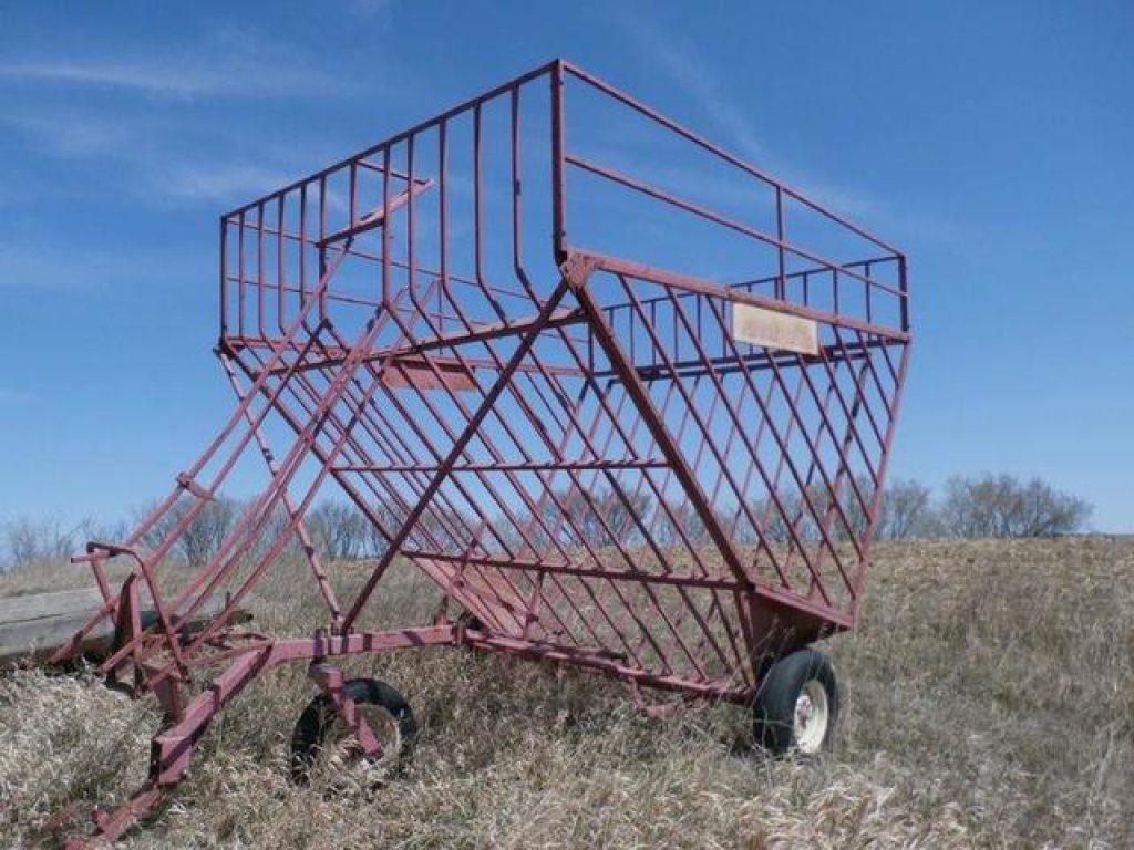 Forage King 100 Pull behind Hay Basket