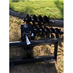 New Lowe Hyd Auger 1650ch w/ 12 in &amp; 18 in w/ skid steer quick attach