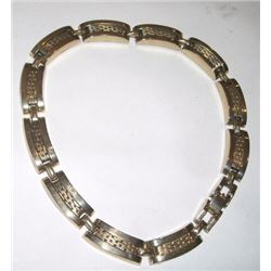 Vintage Gold-Toned Necklace *HEAVY DUTY* Nice unique beautiful design!!