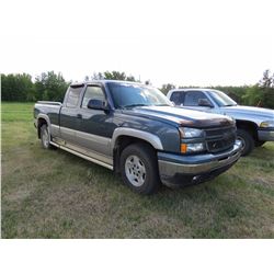 2006 CHEV SILVERADO Z71 EXTENDED CAB TRUCK