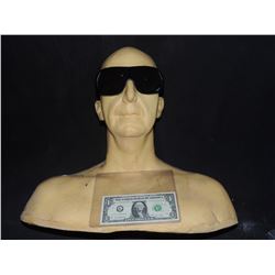 V 80's TV SERIES SCREEN USED ALIEN GLASSES