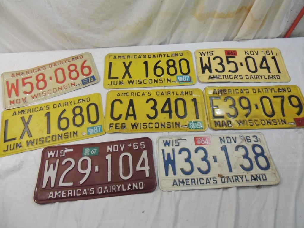 LOT 8 VINTAGE WISCONSIN LICENSE PLATES