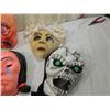 Image 3 : LOT 6 VINTAGE HALLOWEEN MASKS