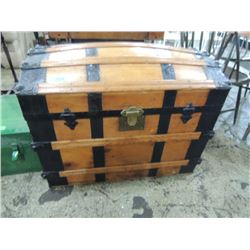 LARGE ANTIQUE STORAGE TRUNK
