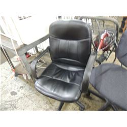 LEATHER OFFICE SWIVEL CHAIR