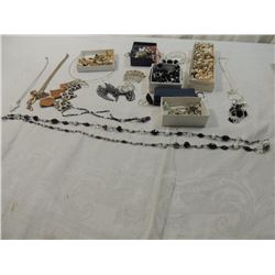 BOX LOT ASSORTED VINTAGE JEWELRY