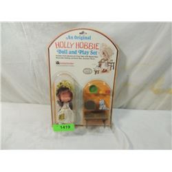 HOLLY HOBBIE DOLL & PLAYSET