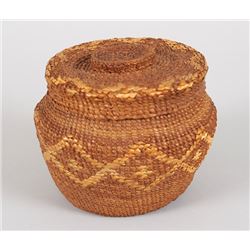 Tsinshian Knob Top Cedar Basket with Diamond Design 5" D. 4" H.  Good Condition