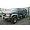 Image 1 : 94 Chevrolet Suburban 4 Dr  4WD SUV - T - DRIVE