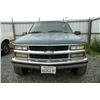 Image 2 : 94 Chevrolet Suburban 4 Dr  4WD SUV - T - DRIVE