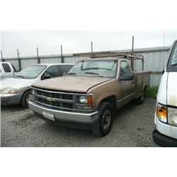 95 Chevrolet C/K 2500 Series 2 Dr  Standard Cab LB - T - DRIVE MC HG