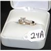 Image 1 : LADIES 18K WHITE GOLD DIAMOND FASHION RING