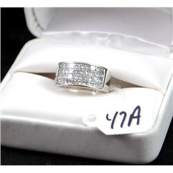 LADIES 18K WHITE GOLD DIAMOND CLUSTER RING