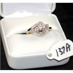 LADIES 14K WHITE GOLD DIAMOND FASHION RING