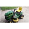 Image 2 : 2008 John Deere LA 125 Lawn Mower