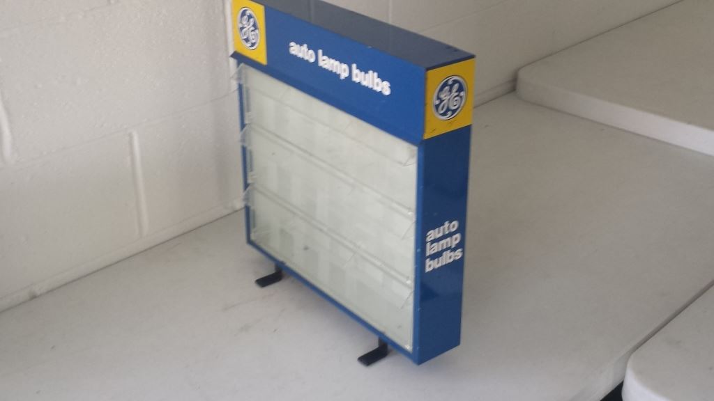 GE Auto Lamp Bulbs Display
