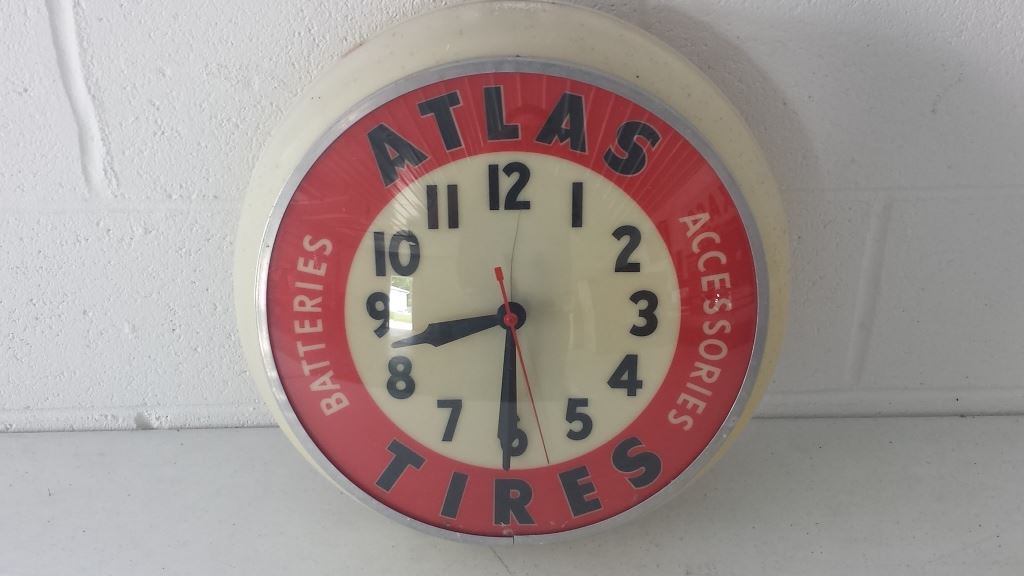 Atlas Tires Light Up Clock 16in Roun Original