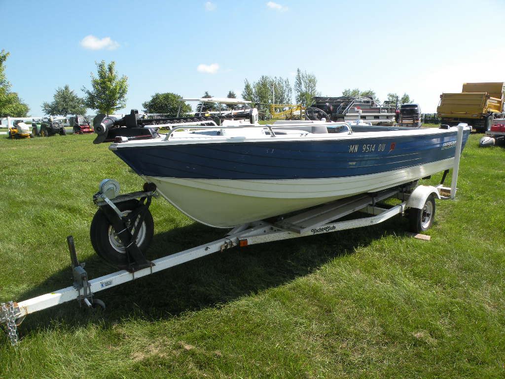1978 Crestliner 16 ft boat w/trailer SN#-CRL77894M78H