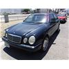 Image 1 : 99 Mercedes-Benz E-Class 4 Dr  Sedan - T - DRIVE