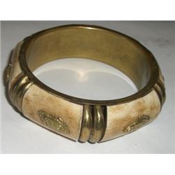 Vintage wooden design leaf cuff bracelet