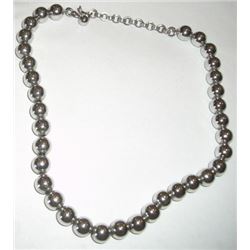 Silver pearl necklace