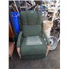 Image 1 : GREEN ROCKER RECLINER