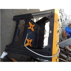 2 FOLDING SAW HORSES
