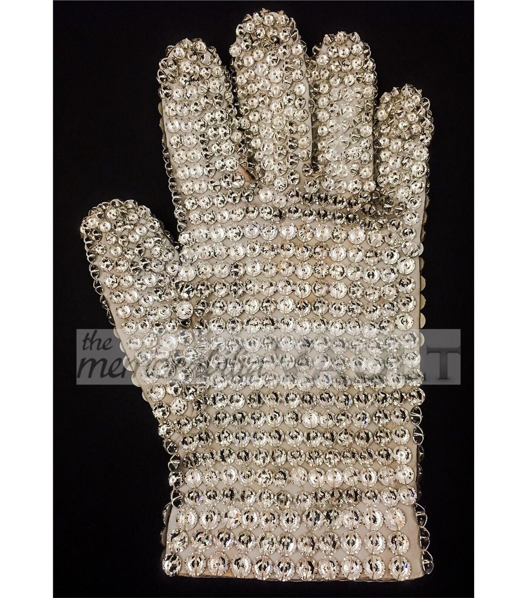 Michael Jackson glove sells for $49,000