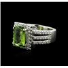 Image 2 : 14KT White Gold 3.68ct Peridot and Diamond Ring