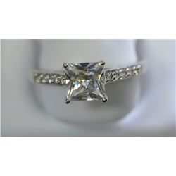 STERLING SILVER CUBIC ZIRCONIA RING