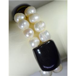 FRESHWATER PEARL & ONYX BRACELET