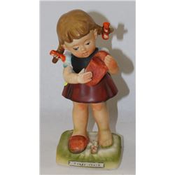 PORCELAIN 'SANDY SHOES' FIGURINE