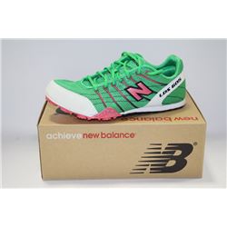 NEW BALANCE SIZE 7 WOMENS CLEATS