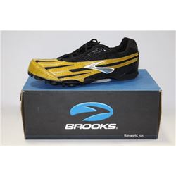 BROOKS SIZE 10.5 MENS CLEATS