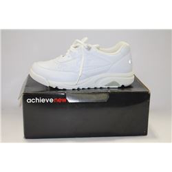 NEW BALANCE SIZE 7.5 WOMENS RUNNERS