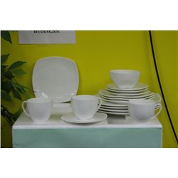 20 PIECE BONE CHINA DINNERWARE SET