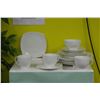 Image 1 : 20 PIECE BONE CHINA DINNERWARE SET