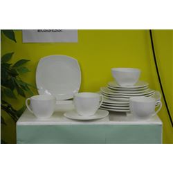 20 PIECE BONE CHINA DINNERWARE SET