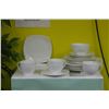 Image 1 : 20 PIECE BONE CHINA DINNERWARE SET