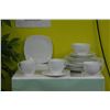 Image 1 : 20 PIECE BONE CHINA DINNERWARE SET