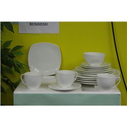 20 PIECE BONE CHINA DINNERWARE SET