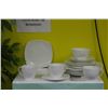 Image 1 : 20 PIECE BONE CHINA DINNERWARE SET