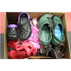 BOX OF SUMMER SANDALS