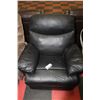 Image 4 : BLACK LEATHERETTE ELECTRIC RECLINING SOFA CHAIR