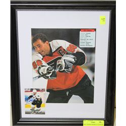 ERIC LINDROS FRAMED AUTOGRAPH