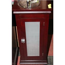 MIRRORED DOOR CABINET