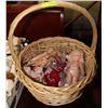 Image 1 : LARGE WICKER BASKET WITH OLD DOLLS