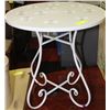 Image 1 : INDOOR/OUTDOOR SHOWHOME WHITE END TABLE